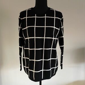 Neiman Marcus Cashmere size small sweater